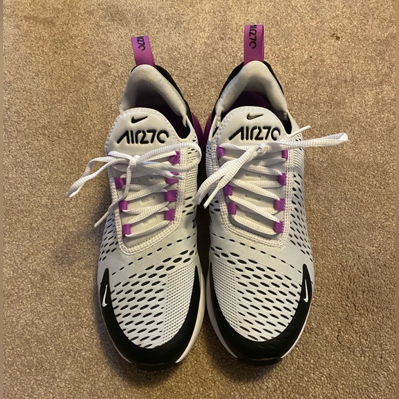 Women's Nike Sneakers size 9 - Picture 5 of 5